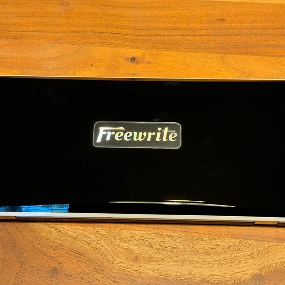 COPY - Freewrite traveler- perfect for NANOWRIMO - Picture 2 of 6